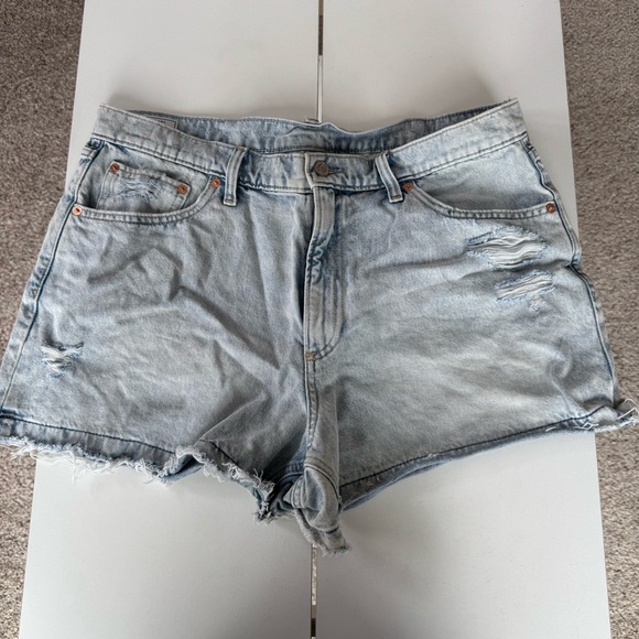 Gap Women's Light Wash High Waisted Denim Shorts - Picture 1 of 3